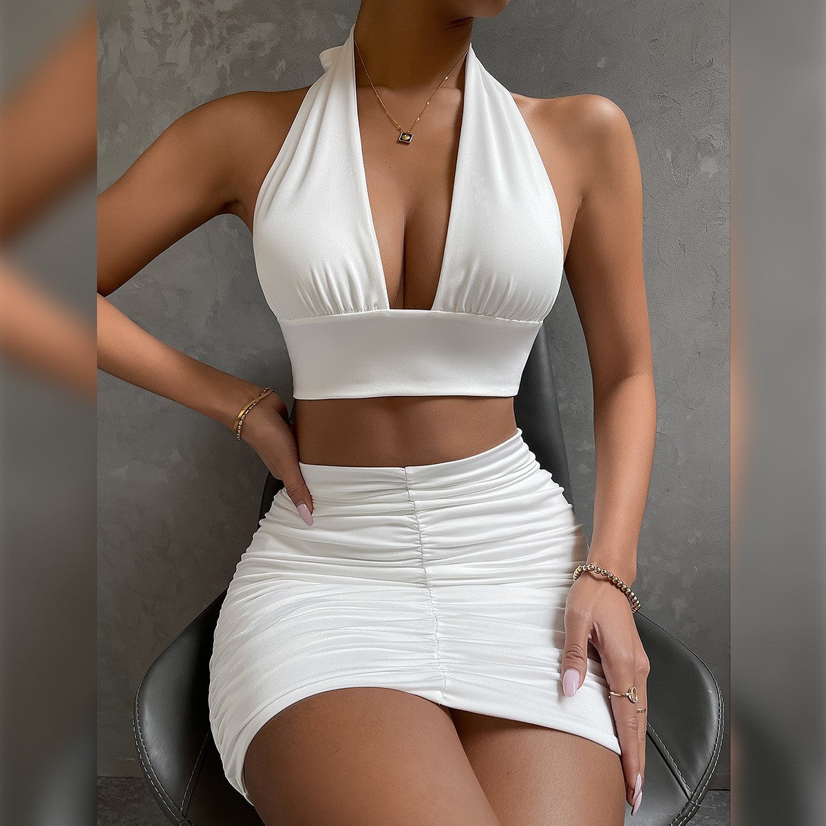 House of Luna | Halter Lace-up Hip Top And Pleated Hip-covering Skirt